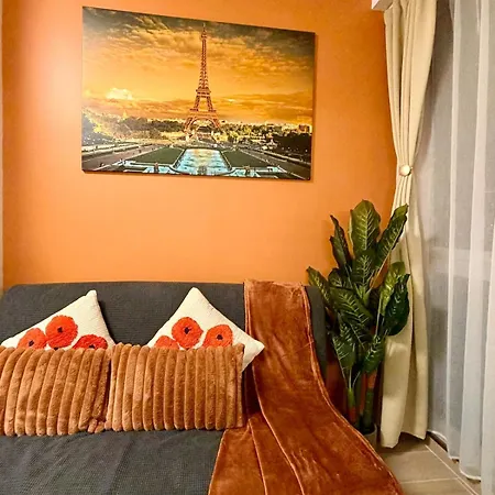 Stylish In Center Metro 6 Glaciere & M7 Les Gobelins Paris