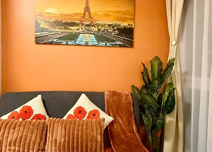 Stylish In Center Metro 6 Glaciere & M7 Les Gobelins Paris